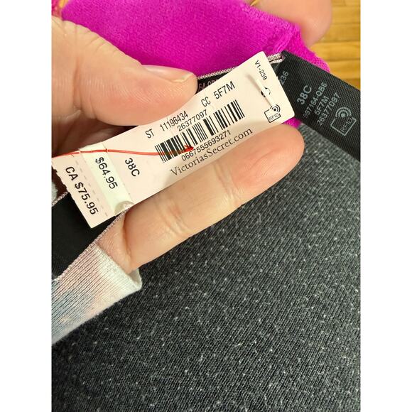 NWT Victoria’s Secret bomb she’ll push-up bra in magenta - Picture 7 of 7